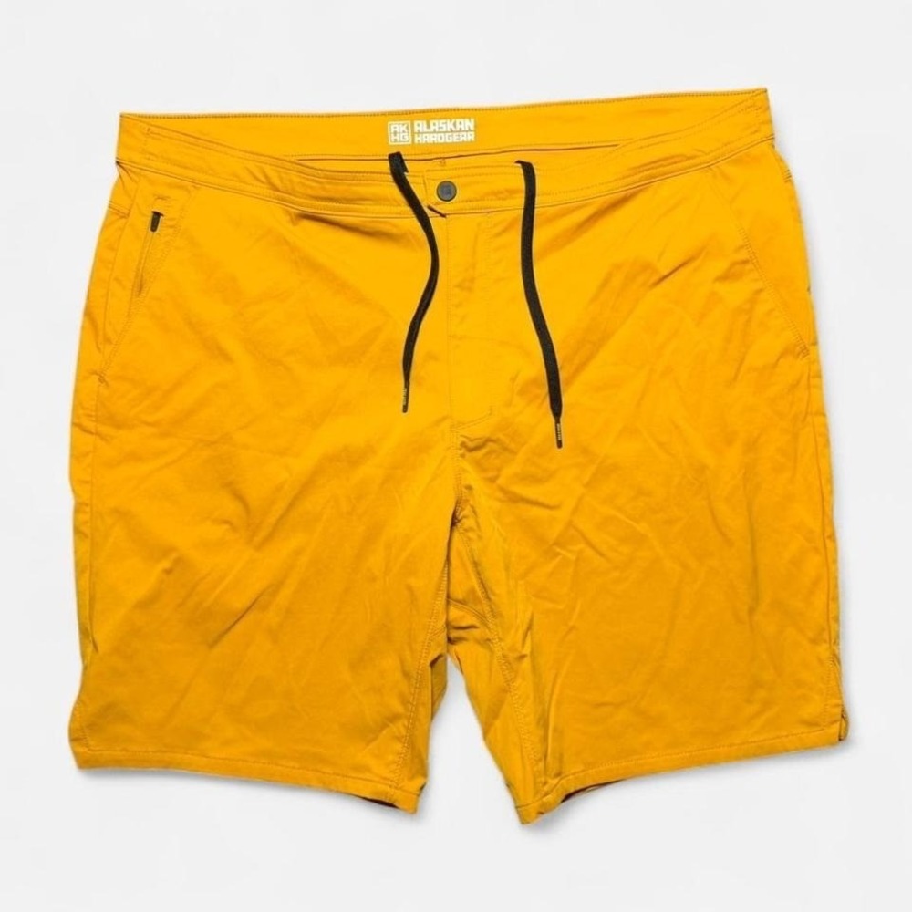 Alaskan Hardgear by Duluth Yellow Standard Fit Hiking Shorts Size 44